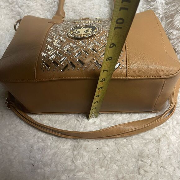 Betty Boop Tan Satchel with Quilted stones Detail and Gold tone Hardwares - Picture 12 of 16